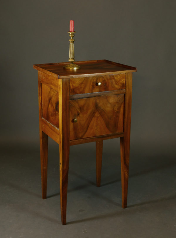 Beistelltischchen, Biedermeier, um 1820/25