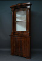 Biedermeier-Eckvitrine, wohl Berlin, um 1820 um 1820