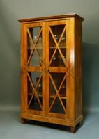 Vitrine und Bücherschrank, süddeutsch, um 1825/30