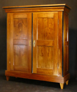 Biedermeier-Schrank
