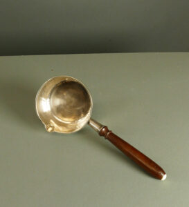 Silbertopf mit Handgriff, Frankreich, Ende 18. Jhdt.